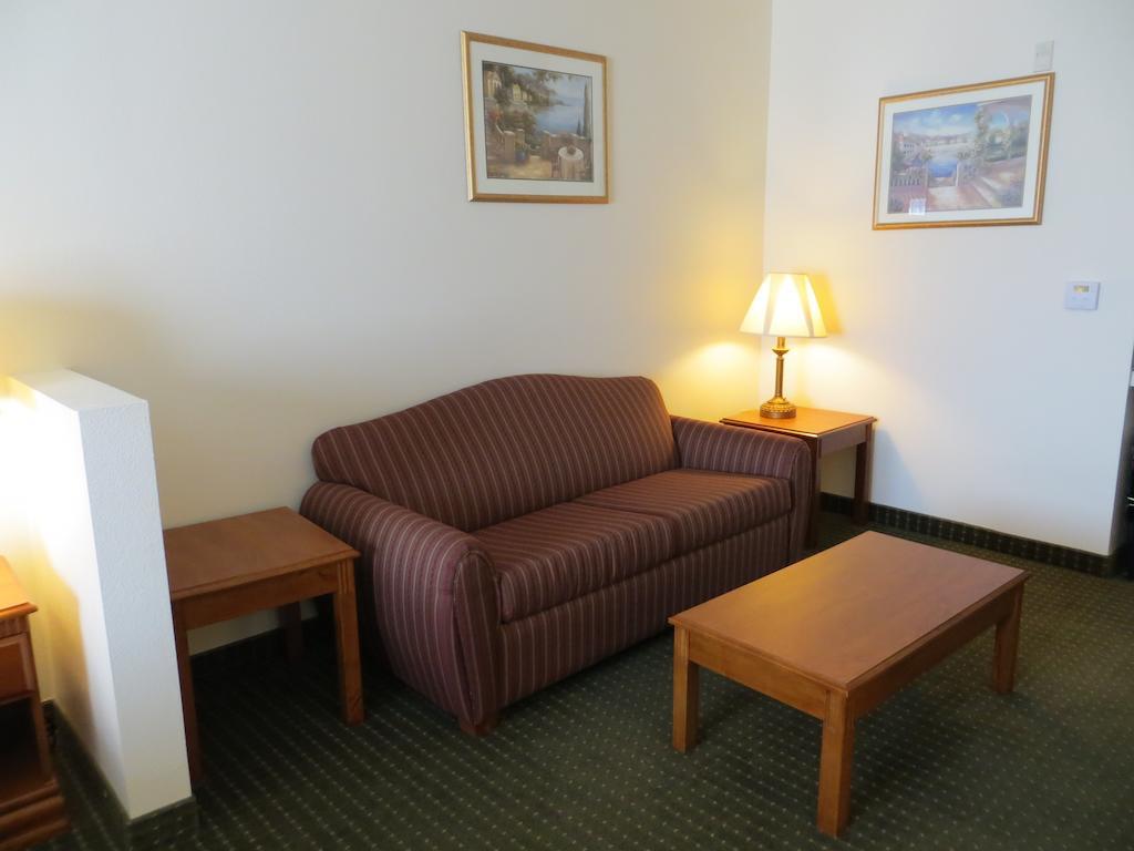 Best Western Plus Lake Elsinore Inn & Suites Eksteriør billede